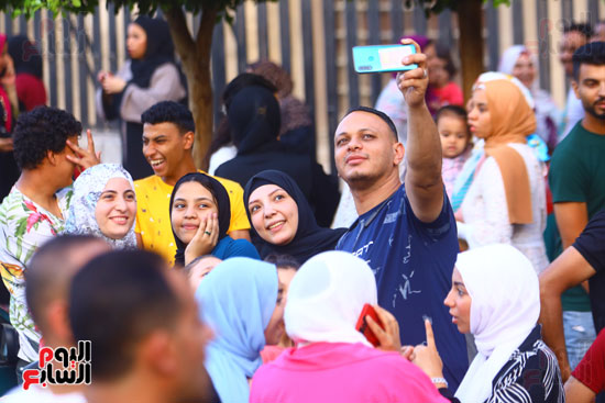 المصلين بمسجد السلطان حسن (23)