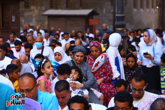 المصلين بمسجد السلطان حسن (19)