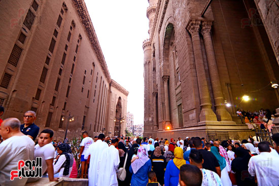 المصلين بمسجد السلطان حسن (34)