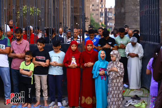 الأطفال أثناء صلاة عيد الأضحى بمسجد السلطان حسن