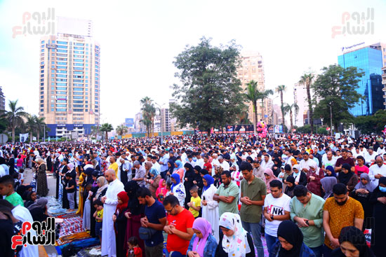  صلاة عيد الاضحى بمسجد مصطفى محمود (7)