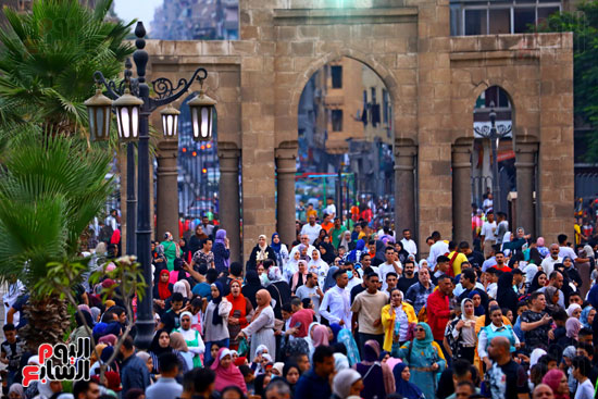 المصلين بمسجد السلطان حسن (1)