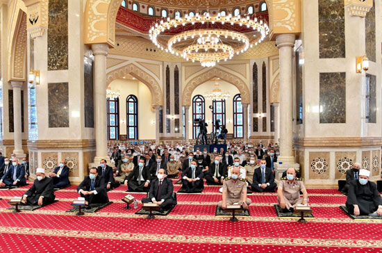 خلال أداء صلاة العيد