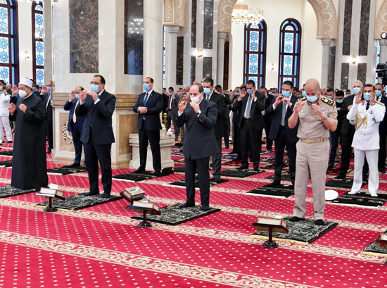 الرئيس السيسى يؤدوى صلاة عيد الأضحى بمسجد المشير طنطاوى