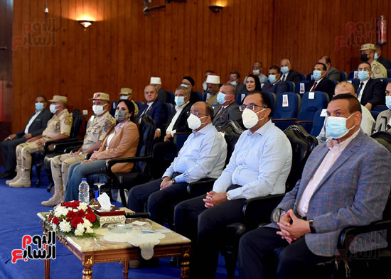 رئيس الوزراء يستهل زيارة محافظة البحيرة  (19)