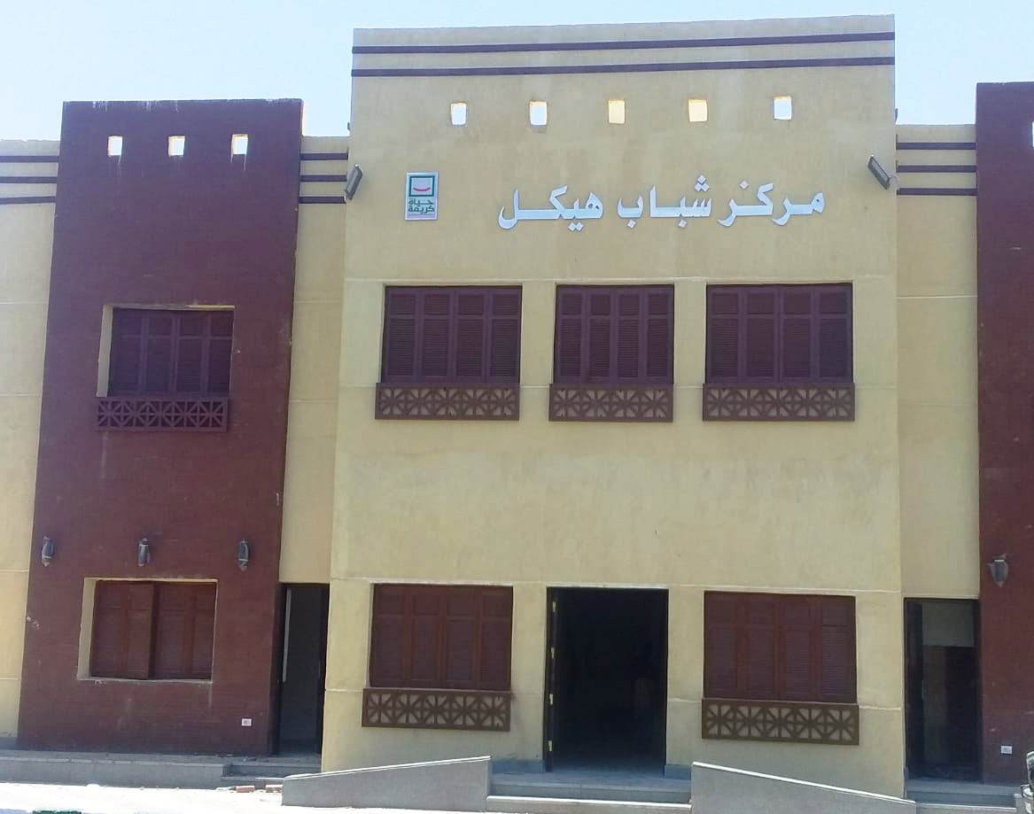 مشروعات المبادرة الرئاسية حياة كريمة فى قرى أسوان (4)