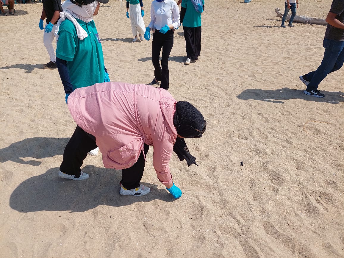 مبادرات لتنظيف الشواطئ بمشاركة ذوي الهمم (3)