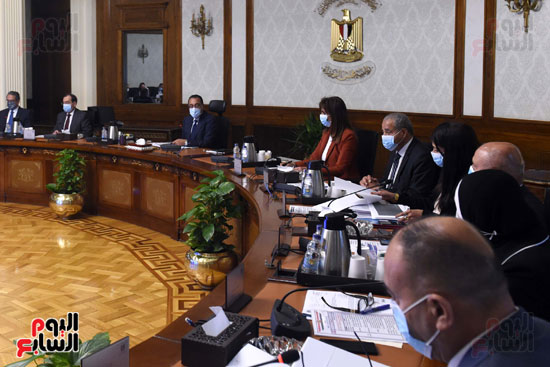 رئيس الوزراء يترأس اجتماع لجنة إدارة الأزمة الروسية الأوكرانية   (5)