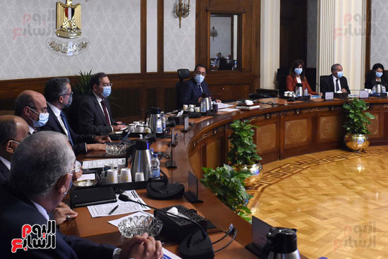 رئيس الوزراء يترأس اجتماع لجنة إدارة الأزمة الروسية الأوكرانية   (3)