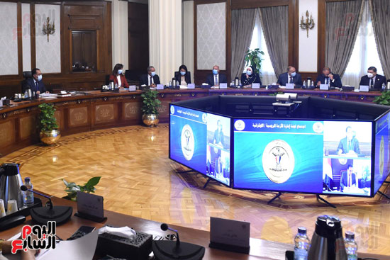 رئيس الوزراء يترأس اجتماع لجنة إدارة الأزمة الروسية الأوكرانية   (2)