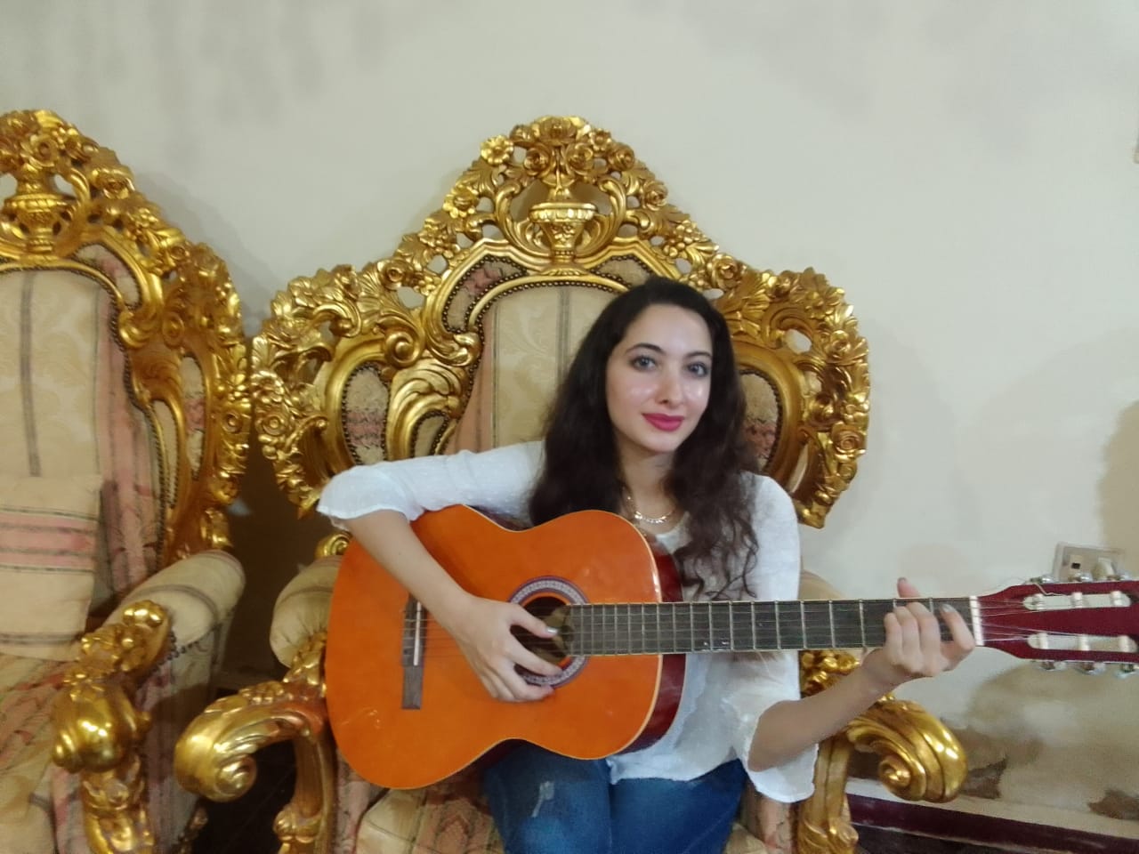 مريم موهبة الغناء الغربى في دمياط (1)