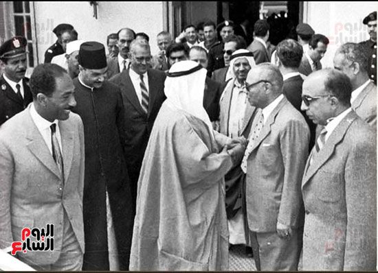 صورة-نادرة-مع-رؤساء--وملوك-العرب