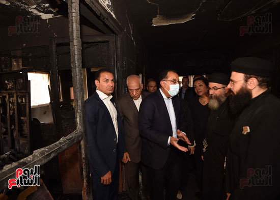 رئيس الوزراء من موقع حريق كنيسة أبو سيفين بإمبابة (9)