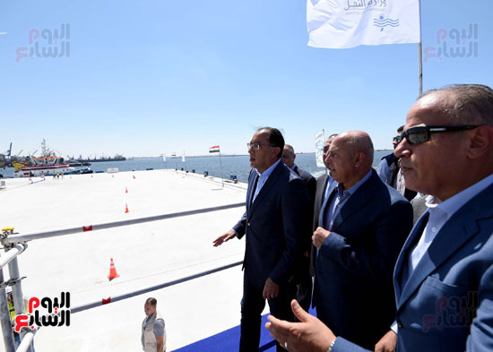 رئيس الوزراء يتفقد ميناء الاسكندرية (29)