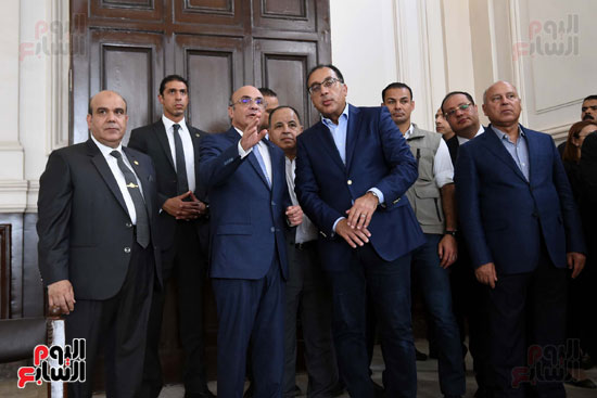 رئيس الوزراء يتفقد المحكمة الابتدئية بالاسكندرية (9)