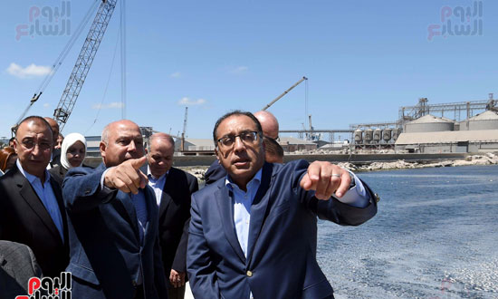 رئيس الوزراء يتفقد ميناء الدخيلة بالاسكندرية ‎‎ (10)