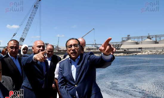 رئيس الوزراء يتفقد ميناء الدخيلة بالاسكندرية ‎‎ (9)
