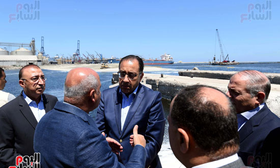 رئيس الوزراء يتفقد ميناء الدخيلة بالاسكندرية ‎‎ (15)