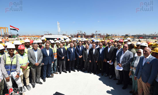 رئيس الوزراء يتفقد ميناء الاسكندرية (35)