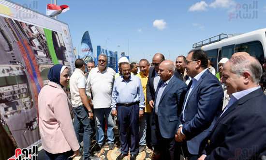 رئيس الوزراء يتفقد ميناء الاسكندرية (42)