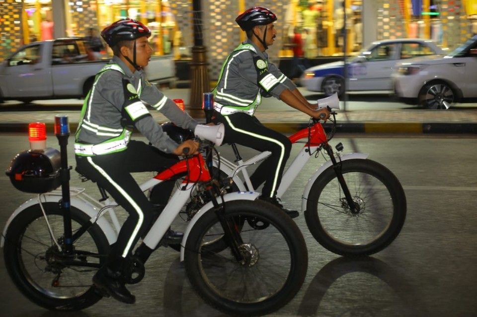 دوريات أمنية على دراجات كهربائية