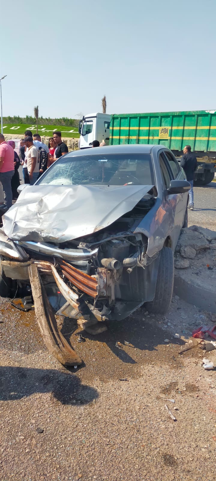 أصيب 5 أشخاص إثر حادث تصادم سيارتين ملاكى على محور الأوتوستراد (1)