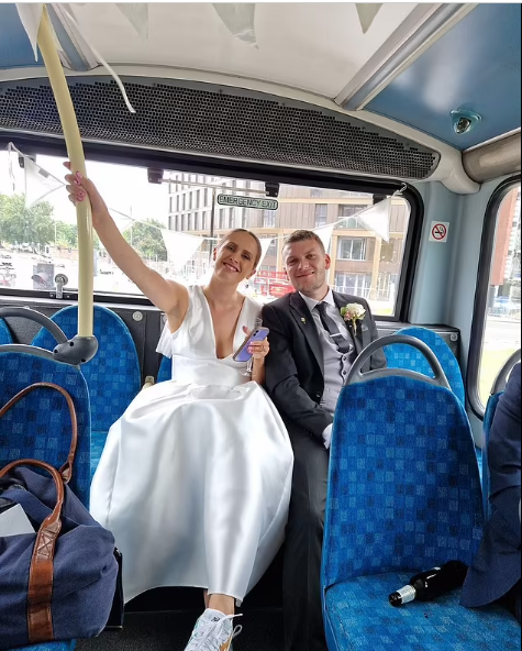 الزوجان فى الحافلة
