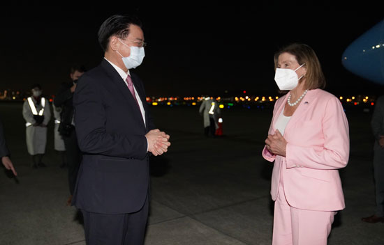 نانسى بيلوسى تزور تايوان