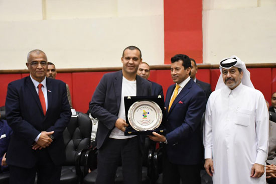 وزير الرياضة يفتتح منافسات البطولة العربية الخامسة للملاكمة (16)