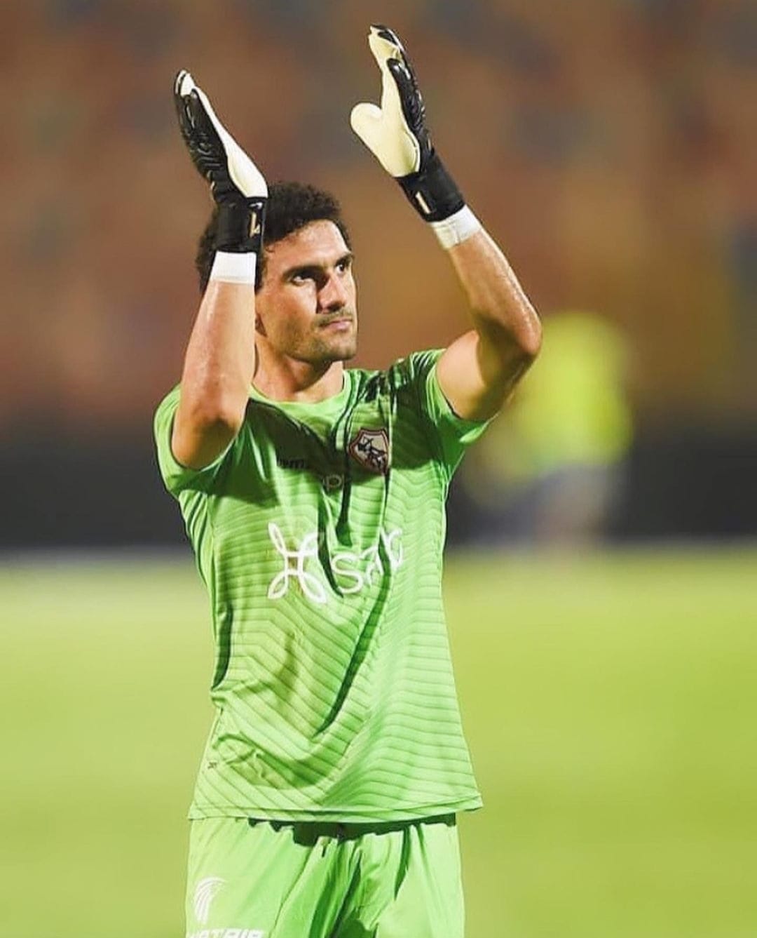 قصة صور.. محمد عواد يرتدي قفاز الإجادة في حماية العرين الأبيض - اليوم السابع