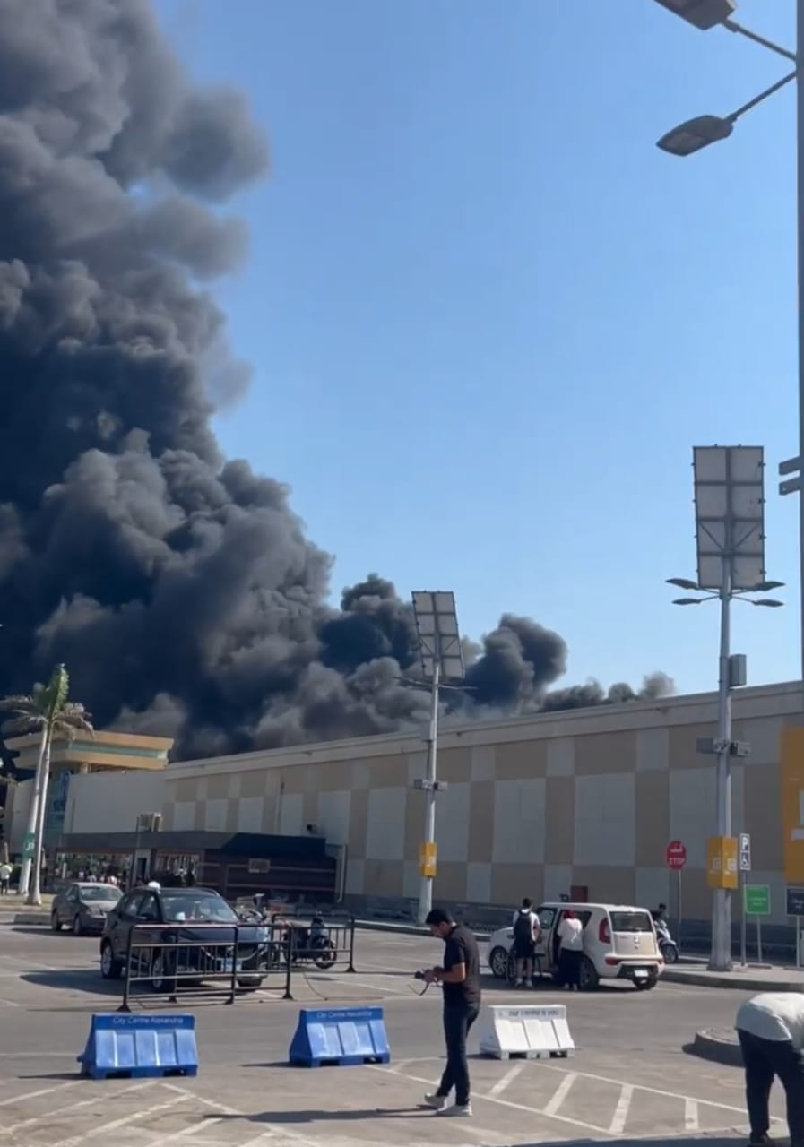 اندلاع حريق فى كارفور اسكندرية والدفع بسيارات إطفاء للسيطرة عليه