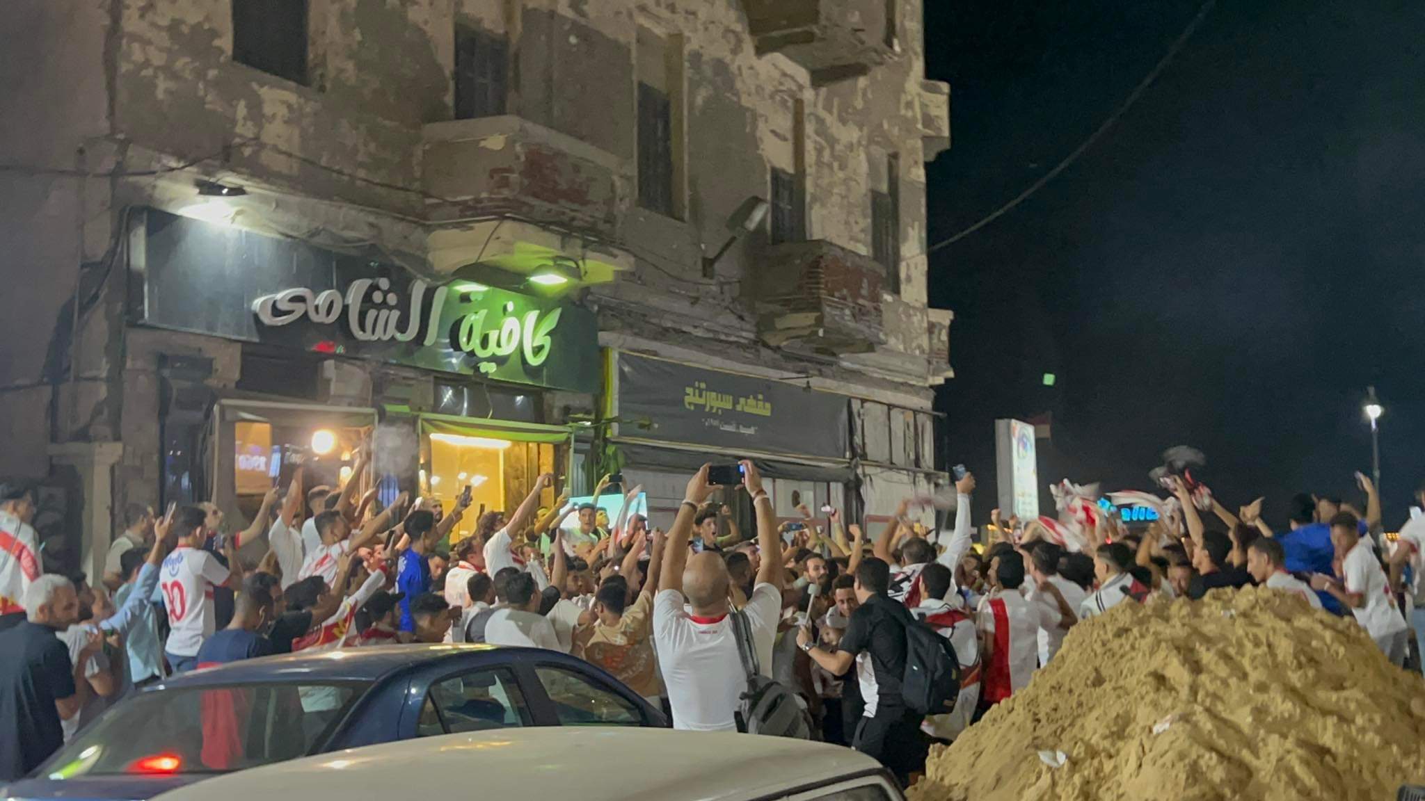 جمهور الزمالك يحتفل بالدورى فى شوارع الإسكندرية (6)