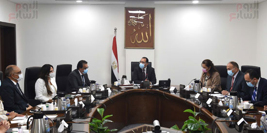 رئيس الوزراء يتابع تنفيذ المشروع القومي لتنمية الأسرة المصرية  (2)