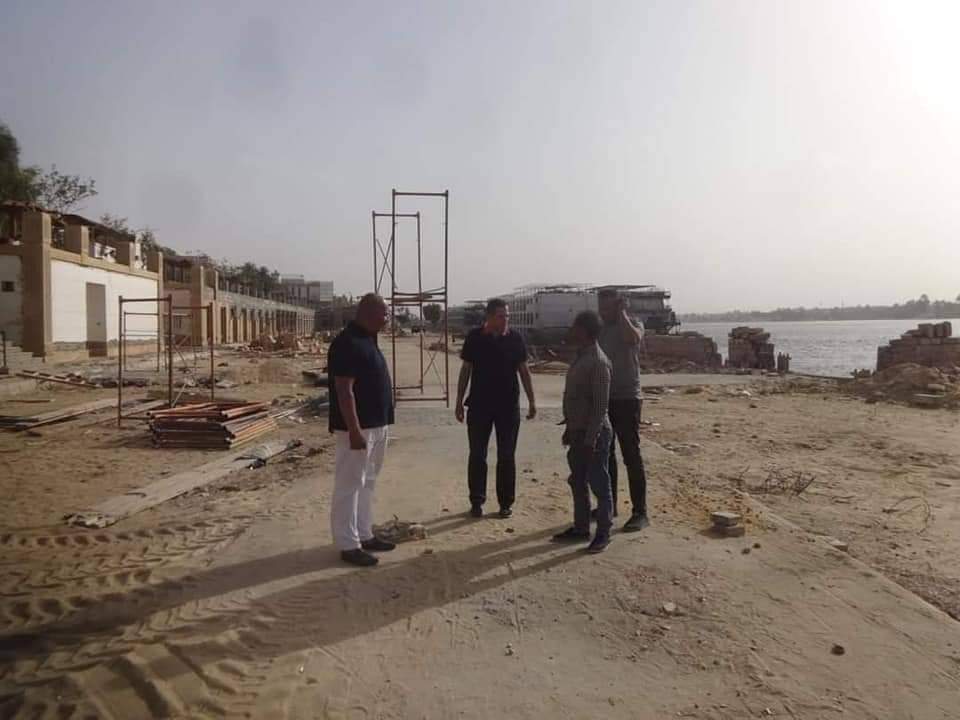 تفقد أعمال تطوير الممشى السياحى بكورنيش النيل