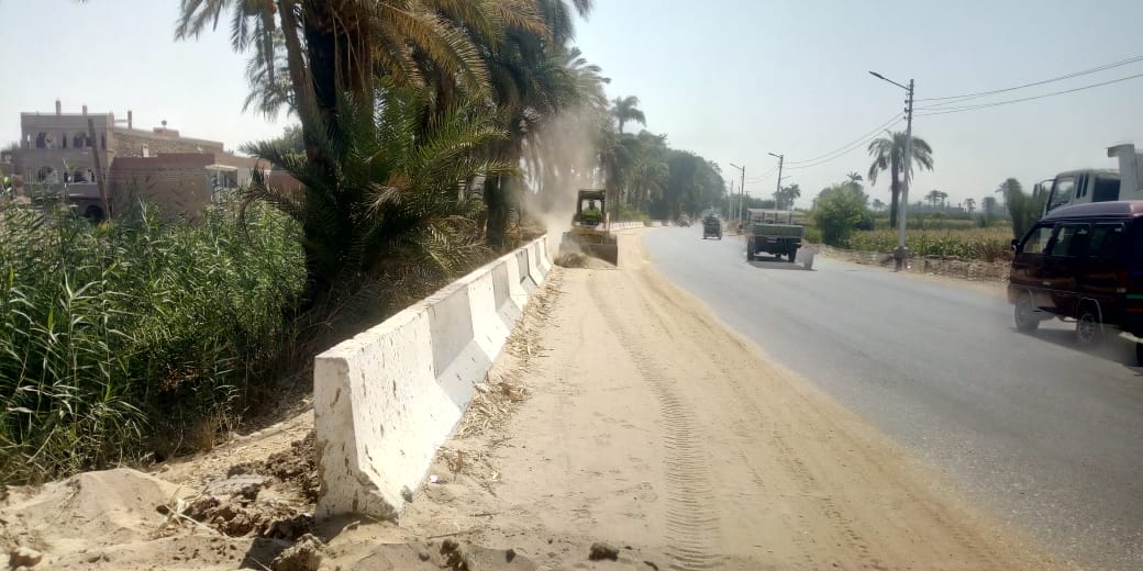 حملة لوحدة الانقاذ السريع تستهدف نظافة طريق الفتح – ساحل سليم  (1)