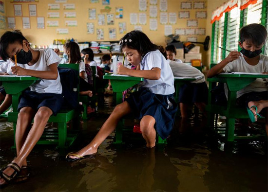 التعليم فوق مياه الفيضان