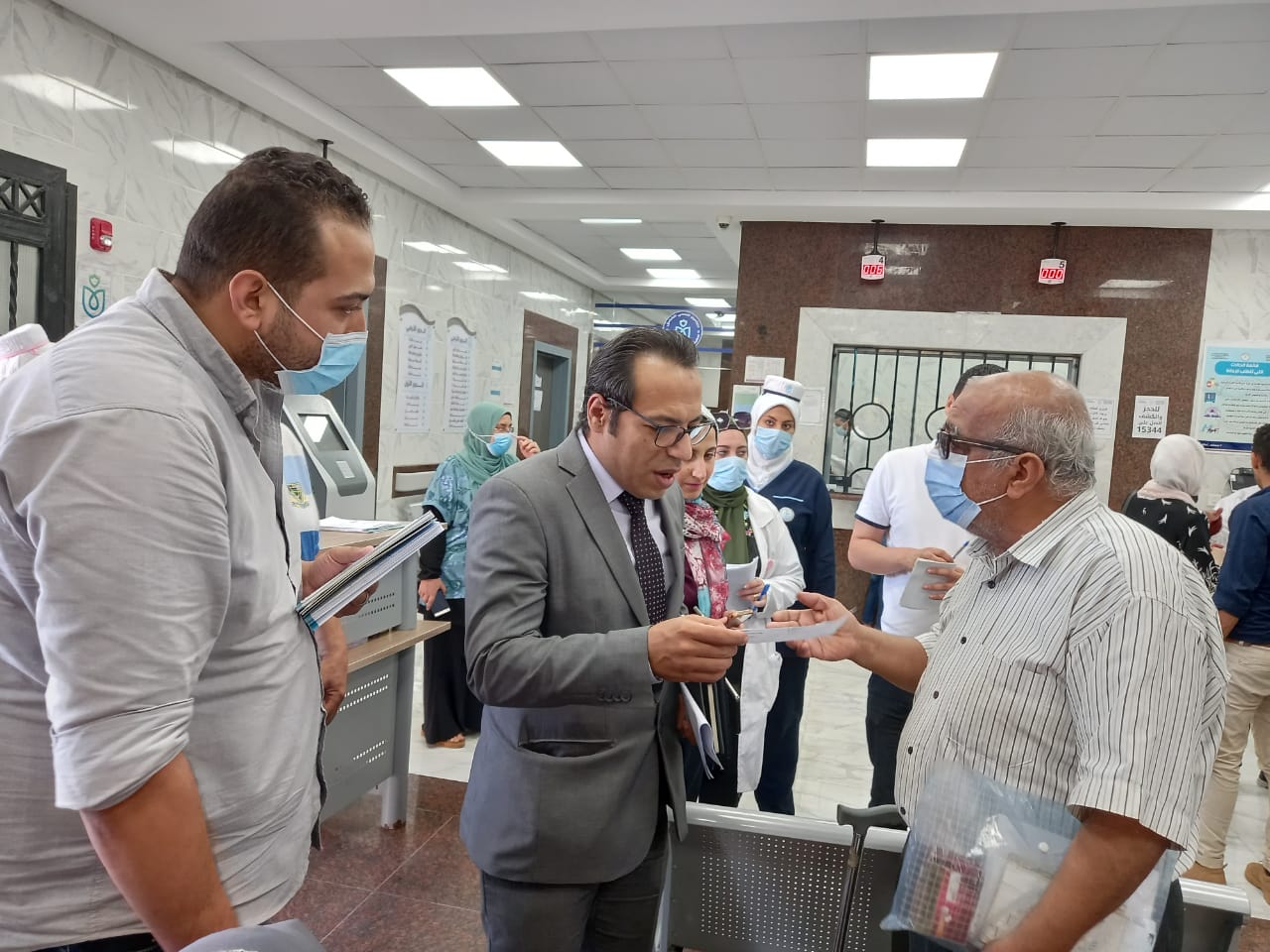 جانب من جولة الدكتور أحمد البرعى على الوحدات ومراكز الرعاية الأولية بالإسماعيلية (6)