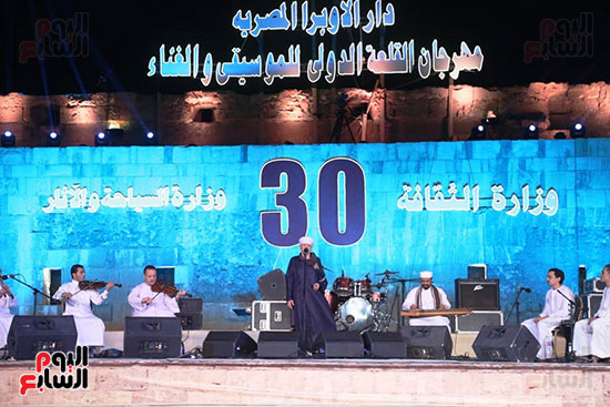 ياسين التهامى يتألق بحفل مهرجان القلعة  (3)