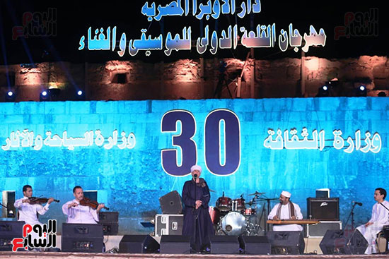 ياسين التهامى يتألق بحفل مهرجان القلعة  (5)