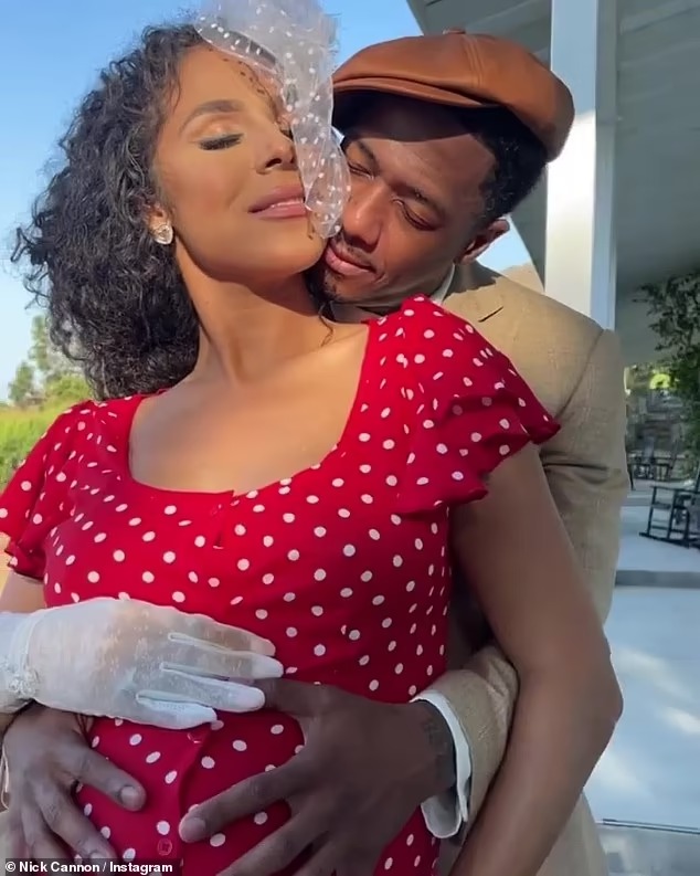 بريتانى بيل ونيك كانون