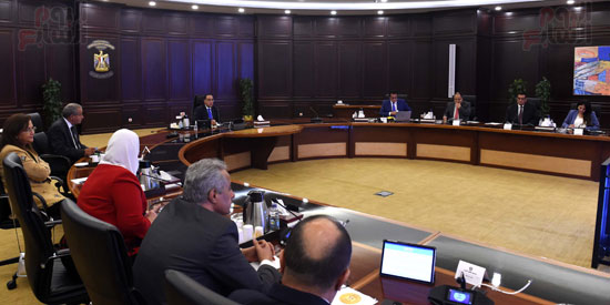 رئيس الوزراء يترأس اجتماع لجنة العدالة الاجتماعية (2)