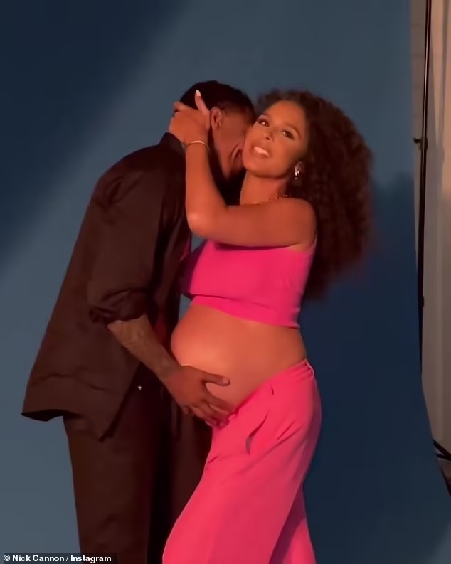 نيك كانون وبريتانى بيل