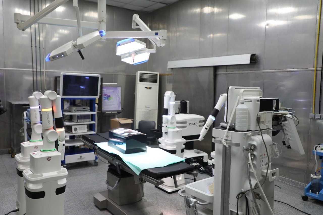 الروبوت الجراحى بوحدة علاج القصور الكلوى بقصر العينى