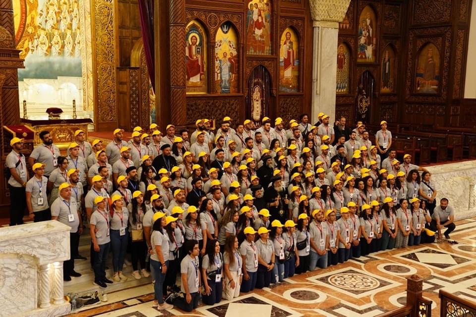 شباب ملتقى لوجوس الثالث خلال زيارة الكاتدرائية المرقسية بالعباسية
