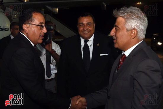 رئيس الوزراء يصل العاصمة التونسية لترؤس وفد مصر فى اجتماعات قمة تيكاد 8 (3)