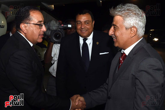 رئيس الوزراء يصل العاصمة التونسية لترؤس وفد مصر فى اجتماعات قمة تيكاد 8 (2)