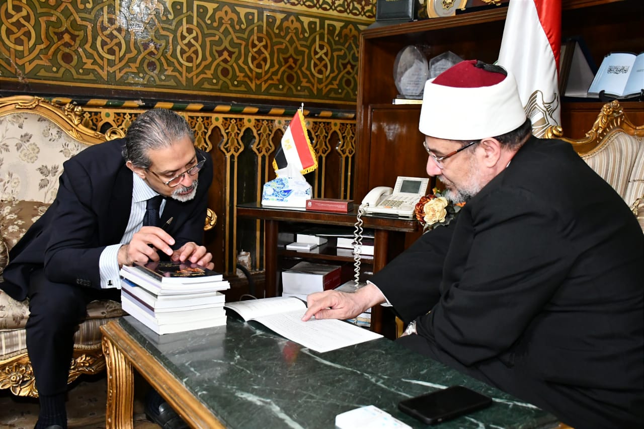 وزير الأوقاف يلتقى سفير مصر بالسودان