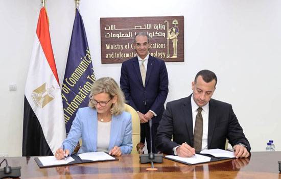 وزير الاتصالات يشهد توقيع اتفاقية إستضافة مصر-المؤتمر العالمي لتنظيم الاتصالات