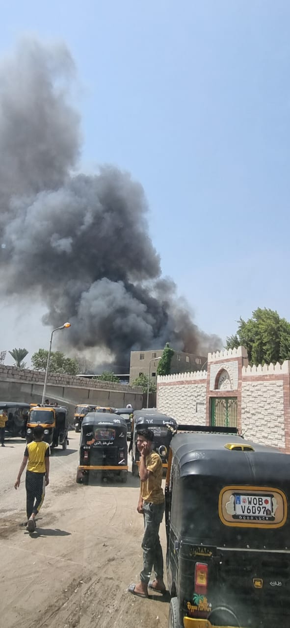 حريق داخل مصنع قطن فى حلوان  (2)