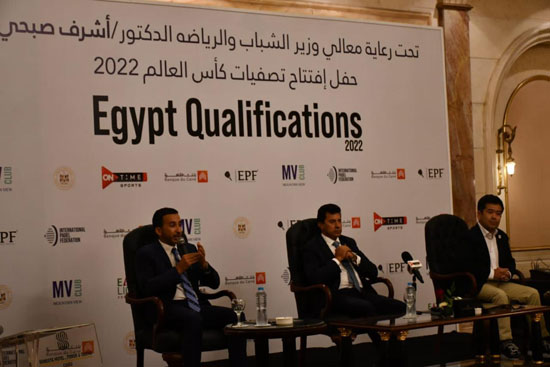 وزير الرياضة يشهد حفل إفتتاح تصفيات بطولة العالم للبادل 2022 (1)